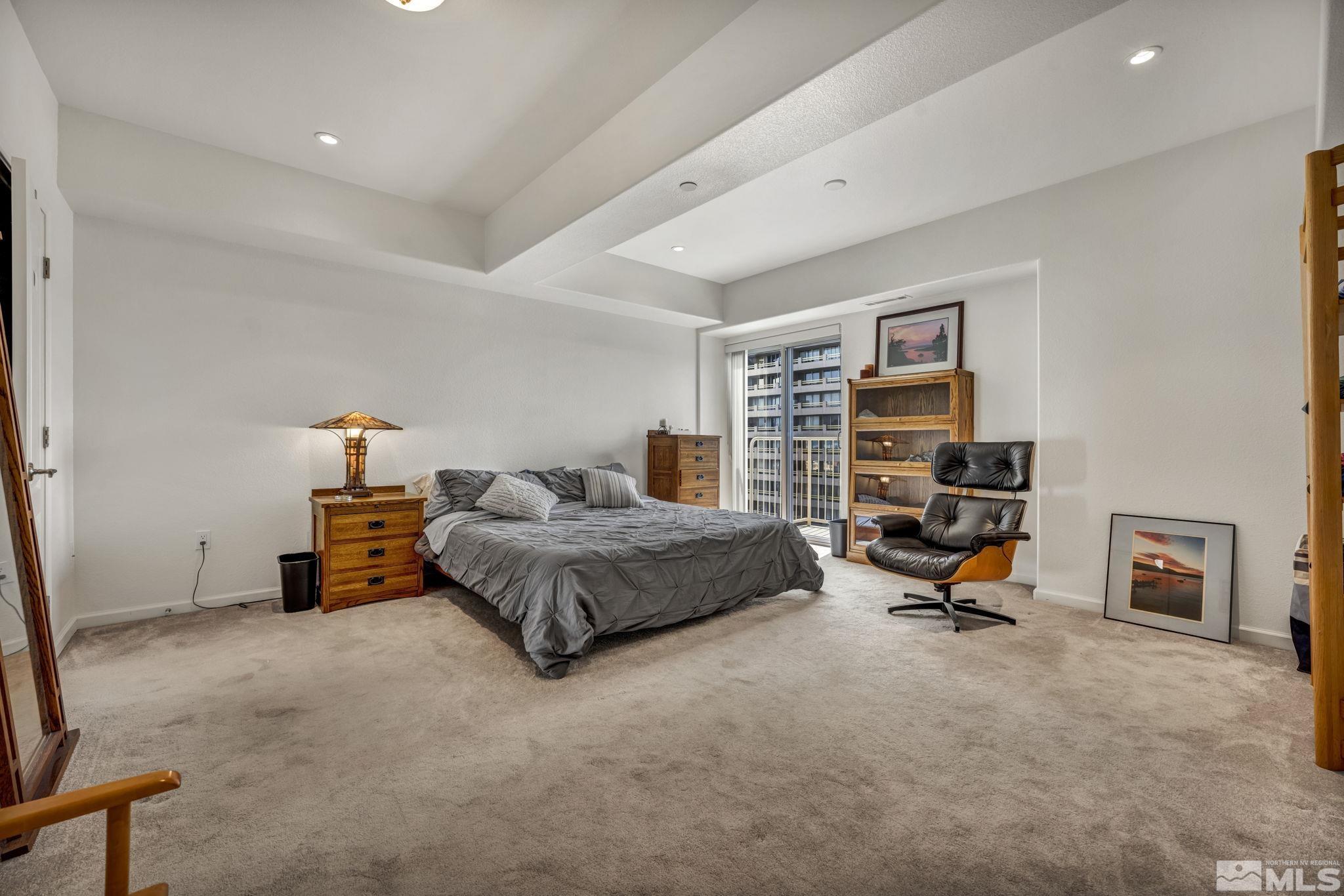 200 W 2nd St Unit: 1207