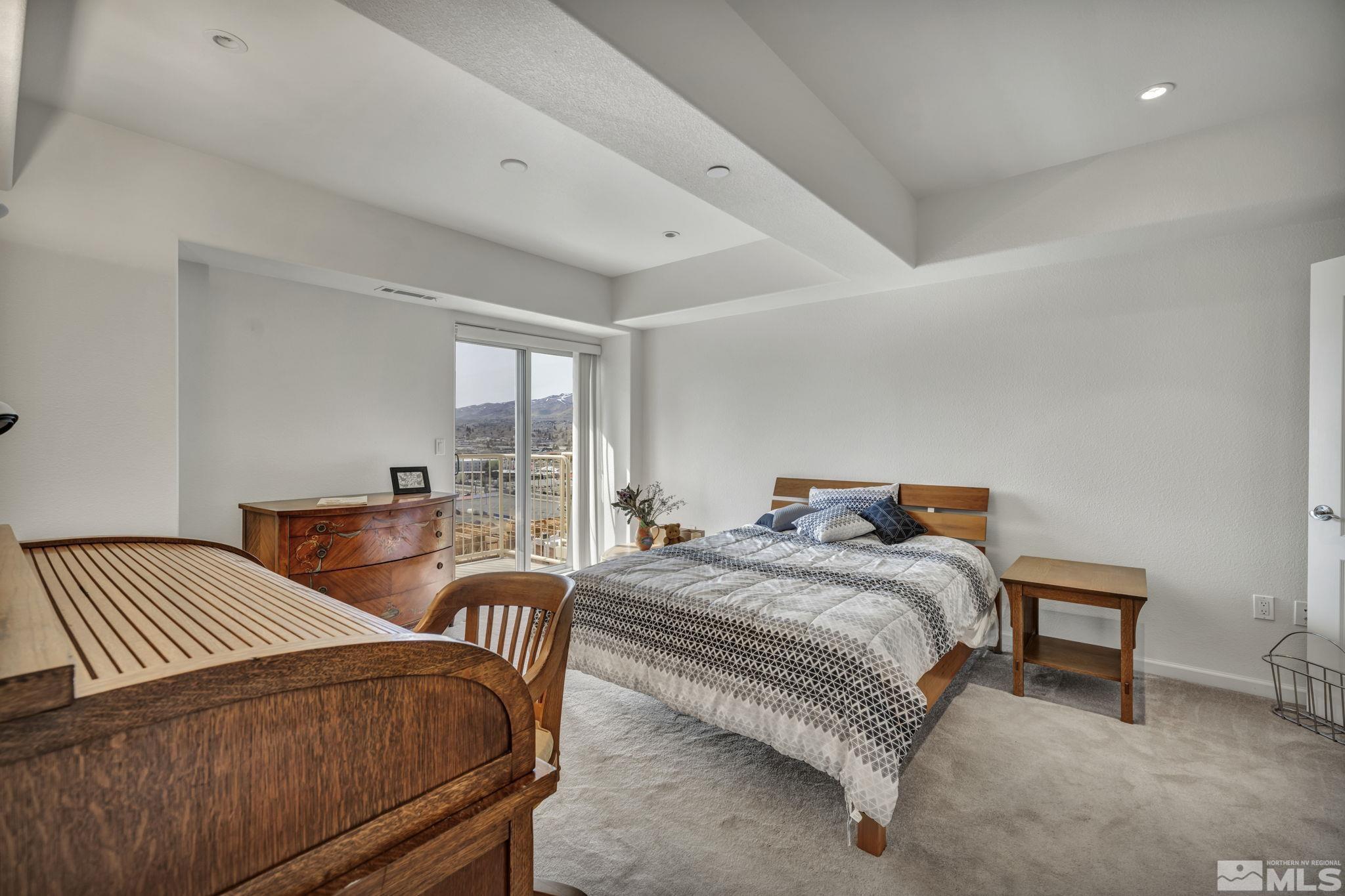 200 W 2nd St Unit: 1207