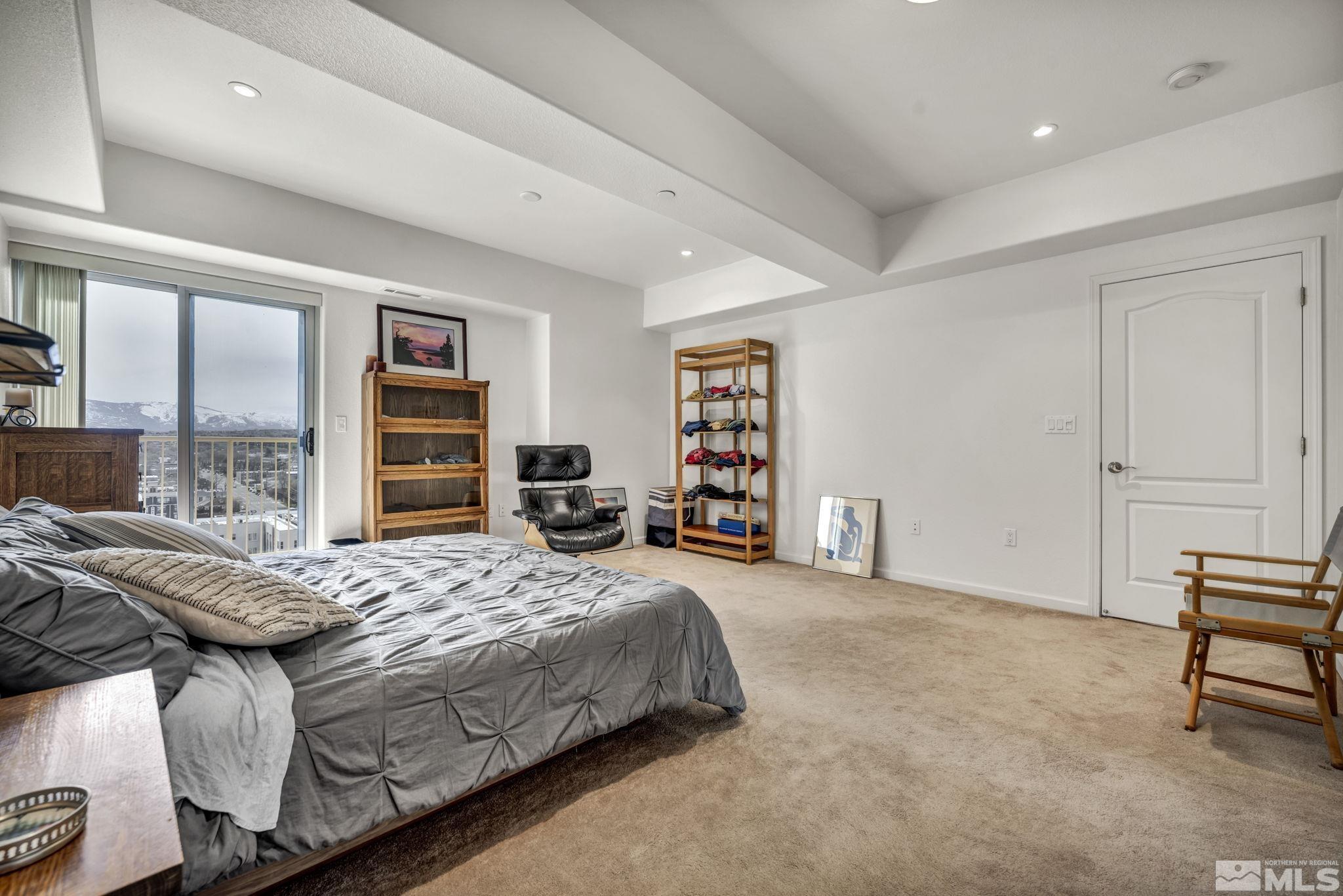 200 W 2nd St Unit: 1207