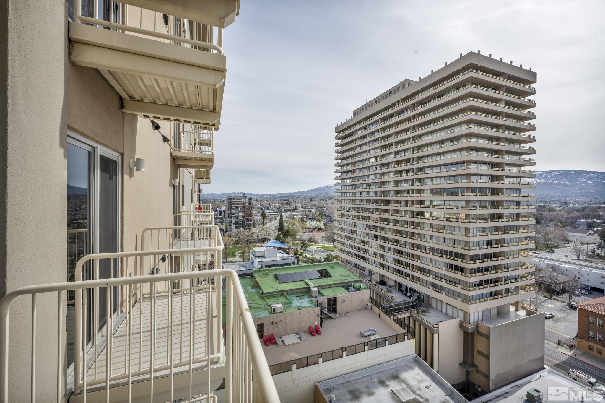 200 W 2nd St Unit: 1207