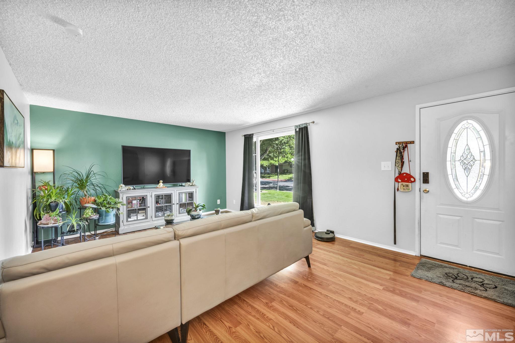 955 Cherrytree Unit: 4