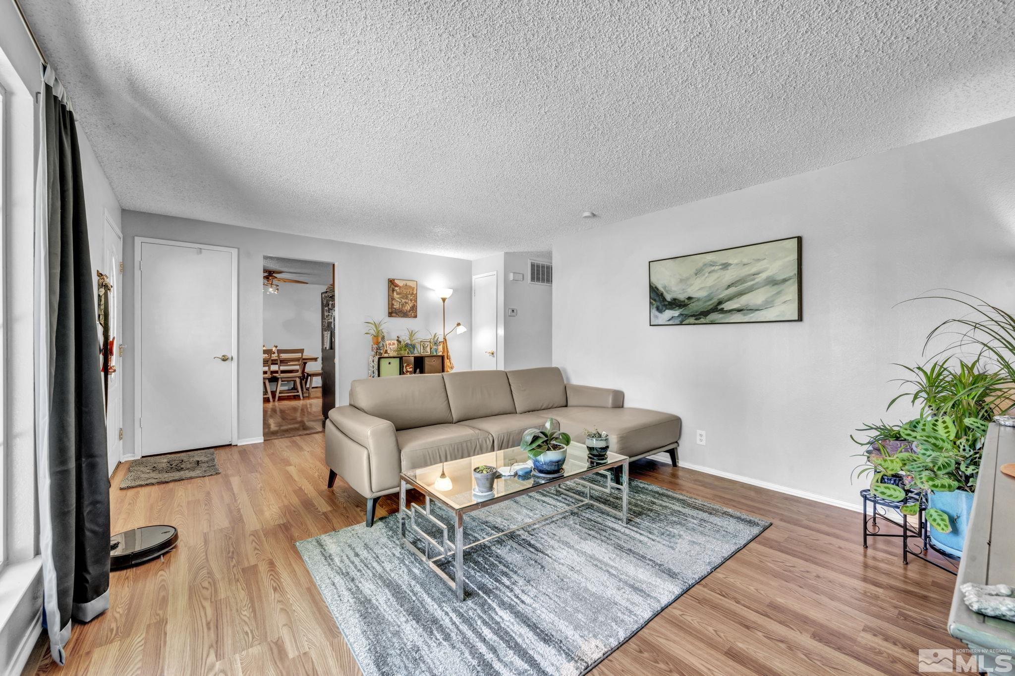 955 Cherrytree Unit: 4