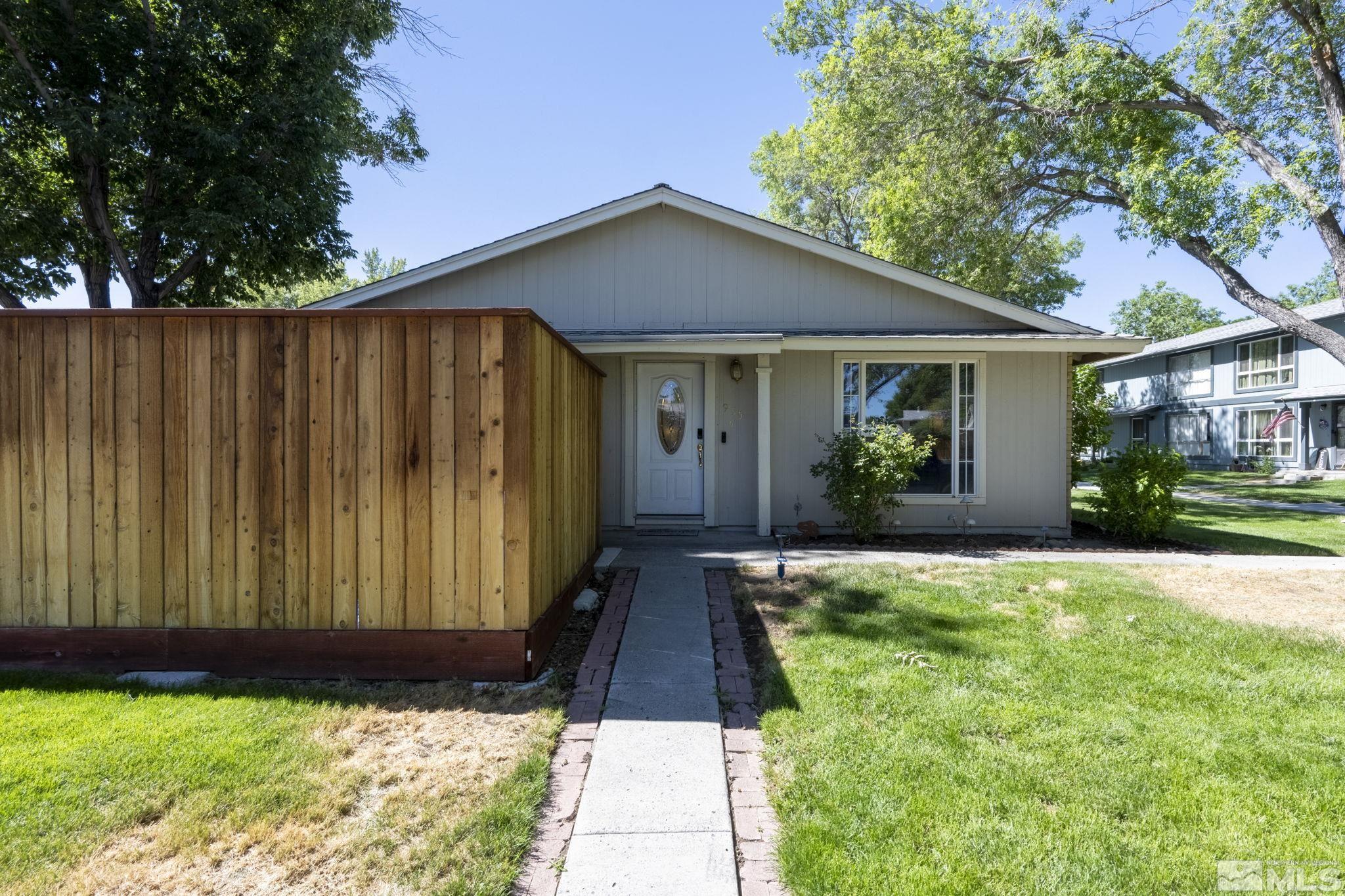 955 Cherrytree Unit: 4