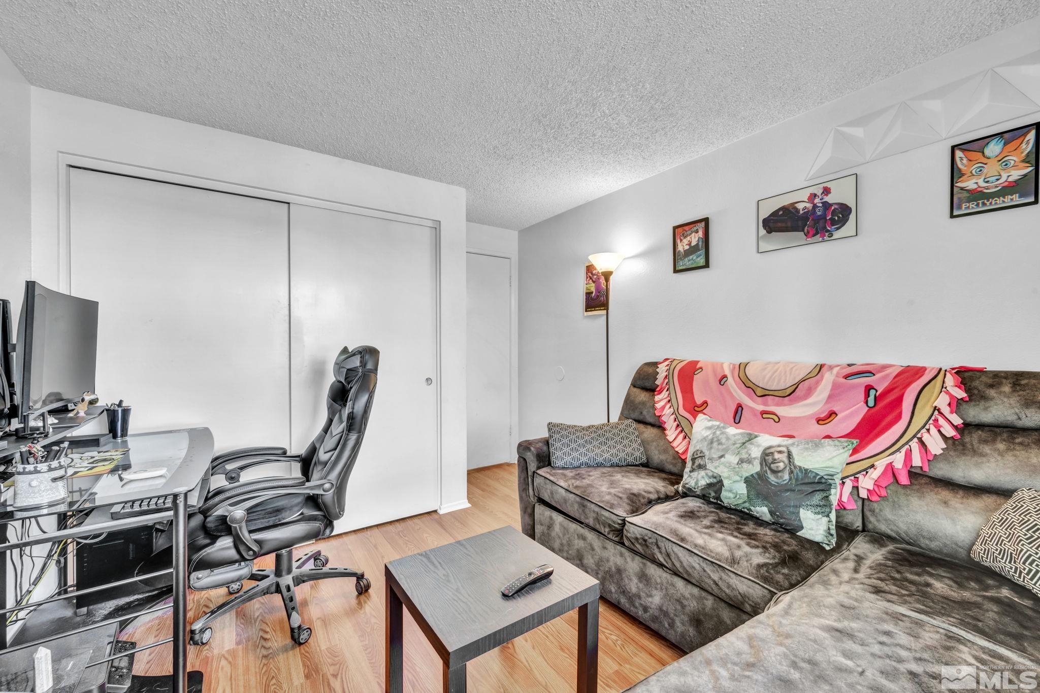 955 Cherrytree Unit: 4