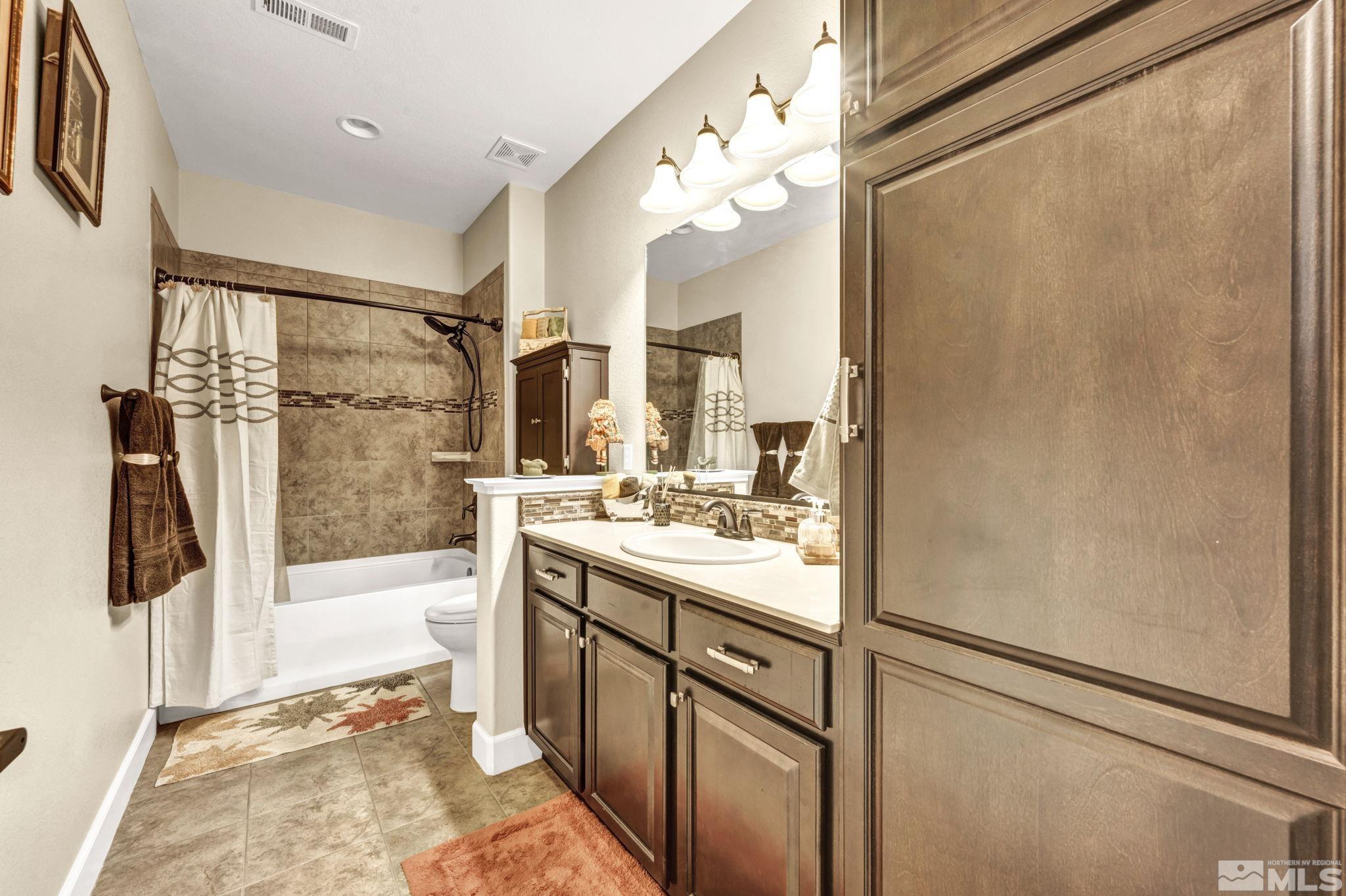 4843 Tree Swallow Lane