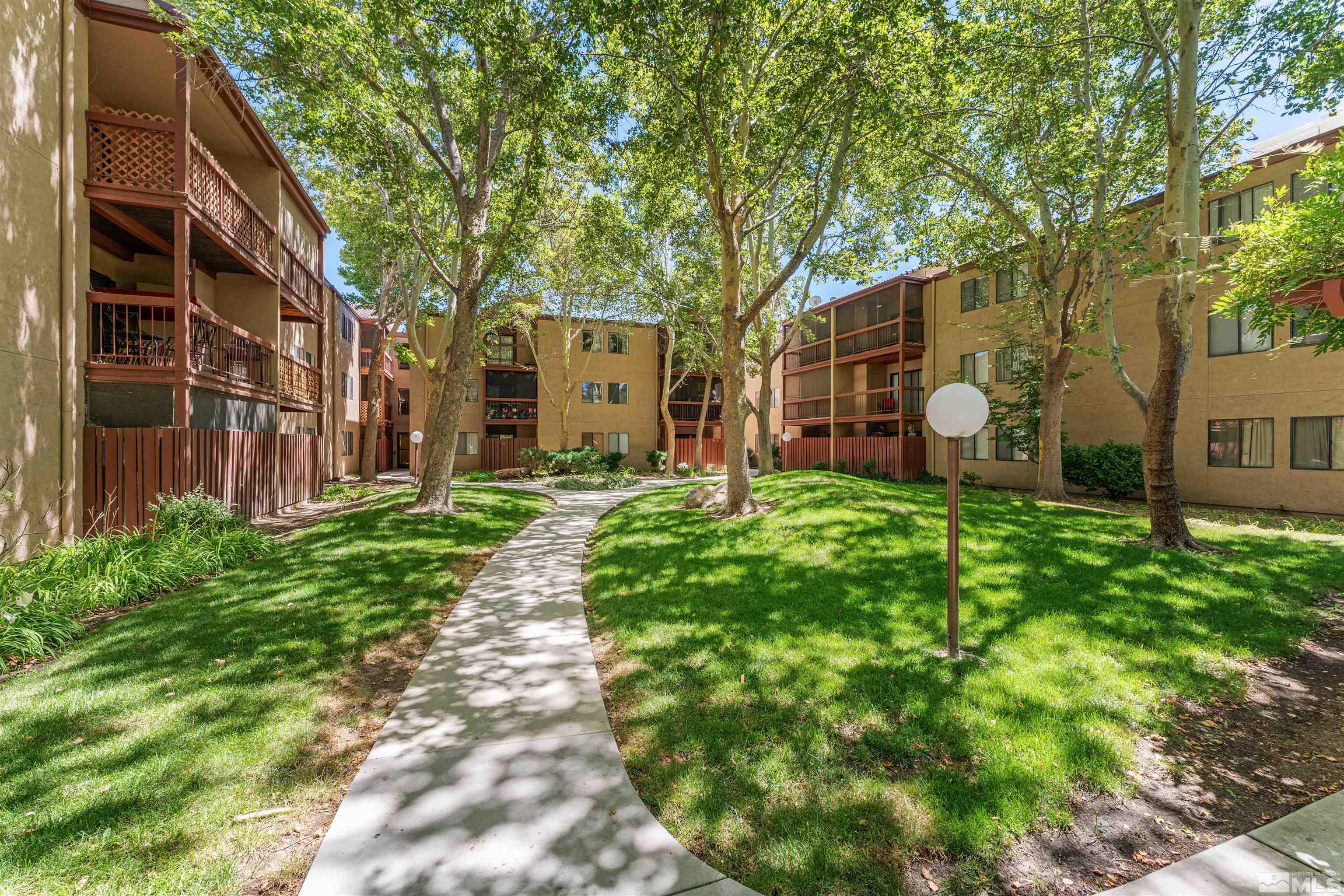 2955 Lakeside Drive, 111