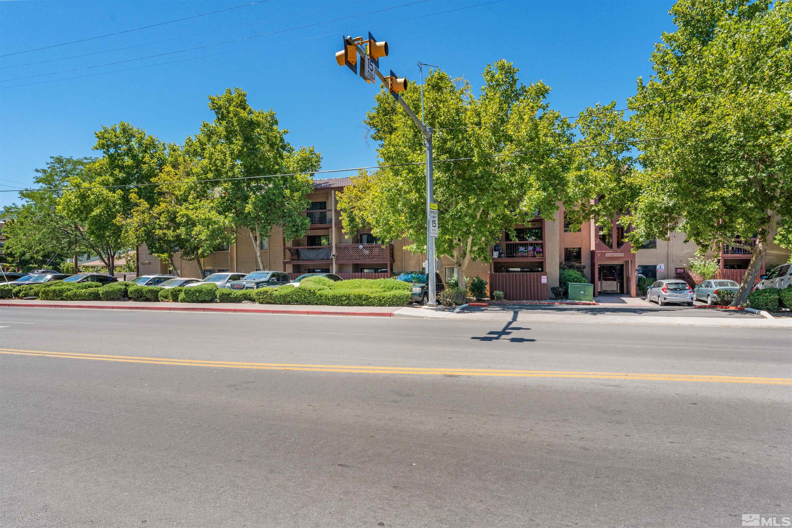 2955 Lakeside Drive, 111