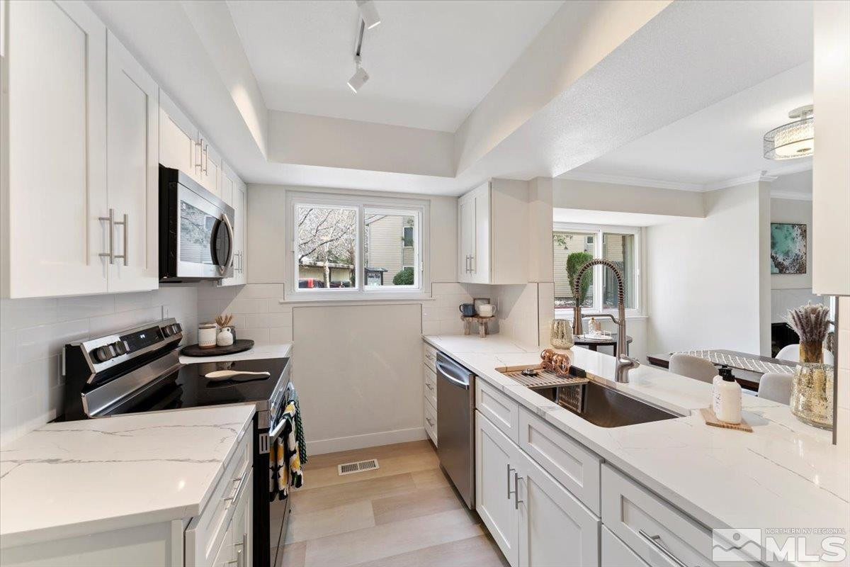 2380 Roundhouse Road