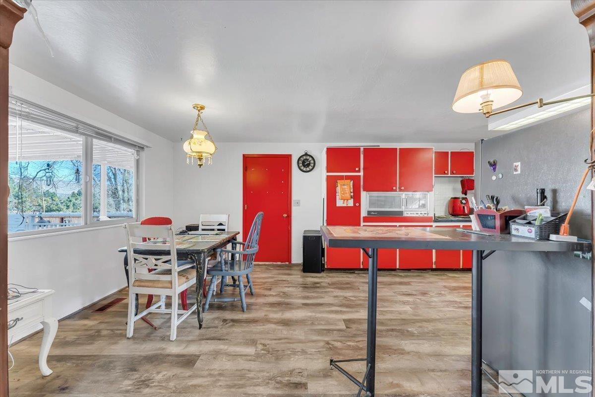 445 S US Highway 395