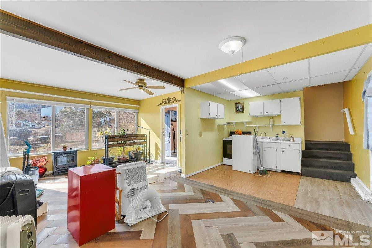 445 S US Highway 395