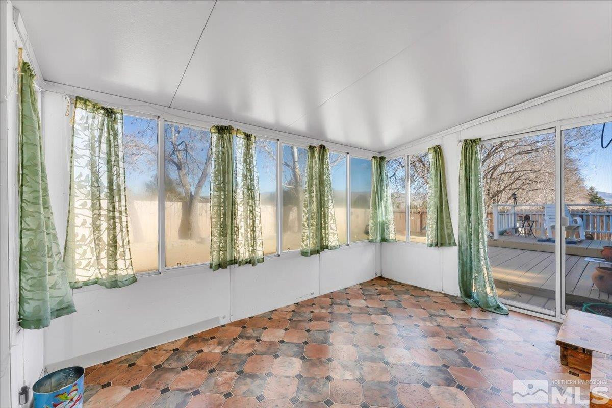 445 S US Highway 395