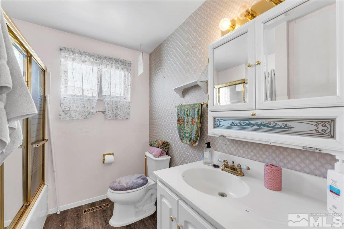 445 S US Highway 395