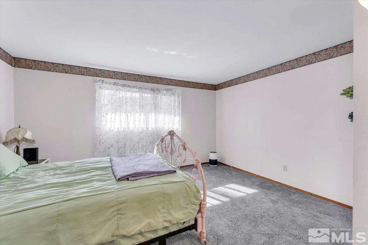 445 S US Highway 395