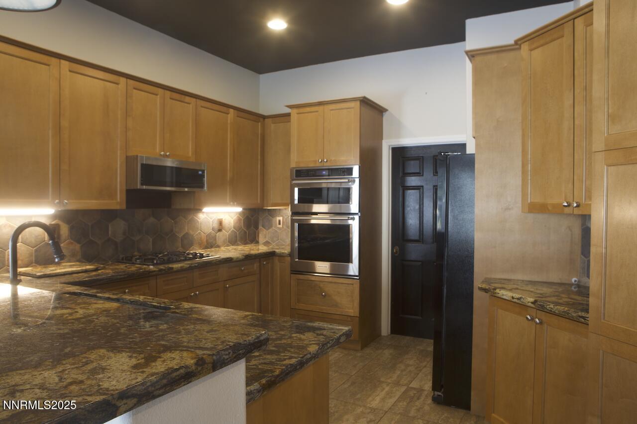 1570 Caughlin Creek Rd., gated community, gates open during day