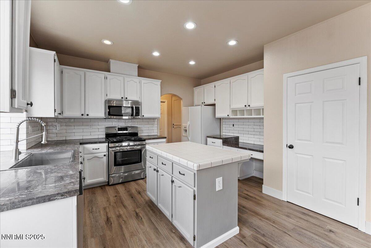 7301 S Florentine Drive