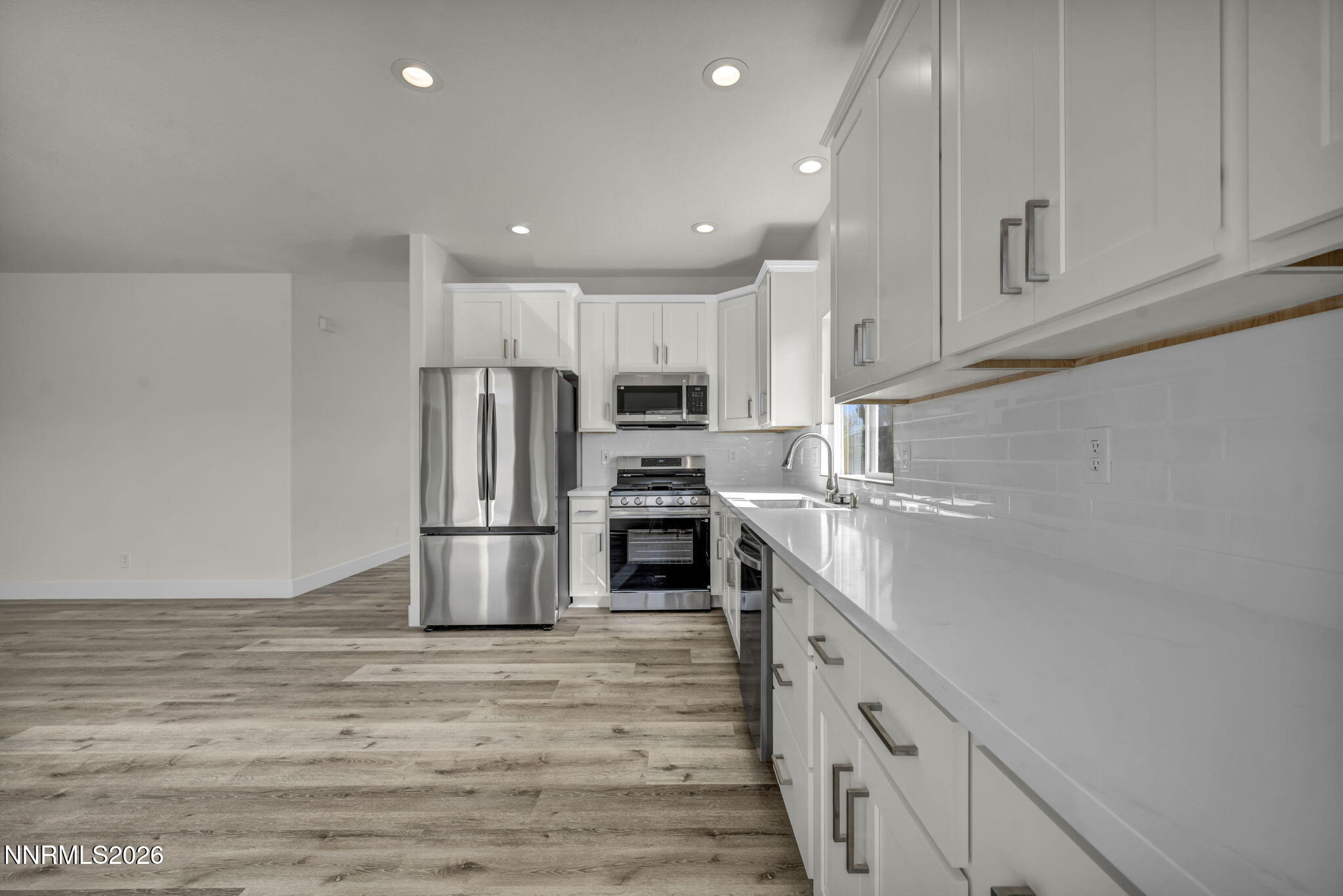 770 W Golden Valley Road