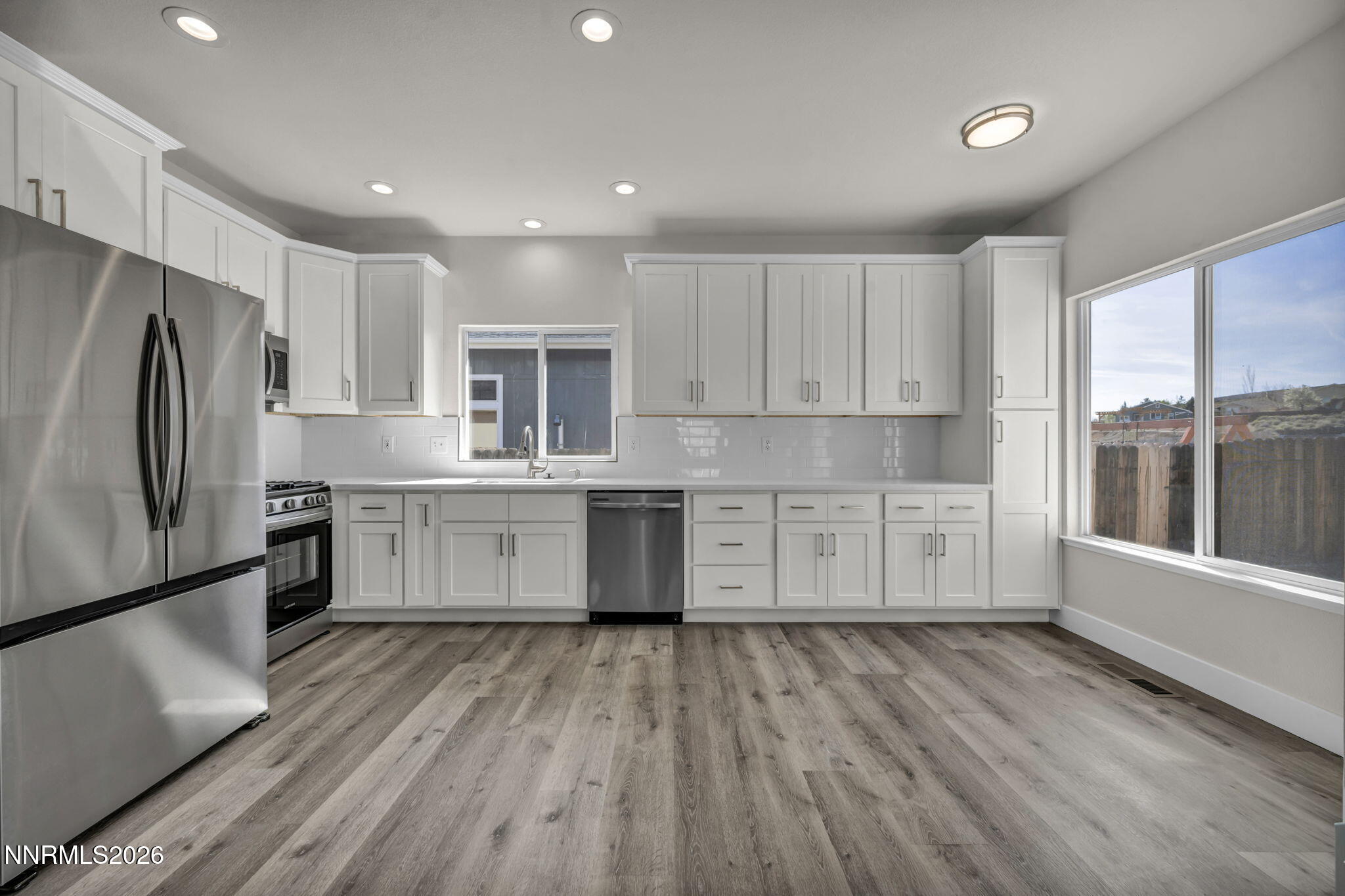 770 W Golden Valley Road