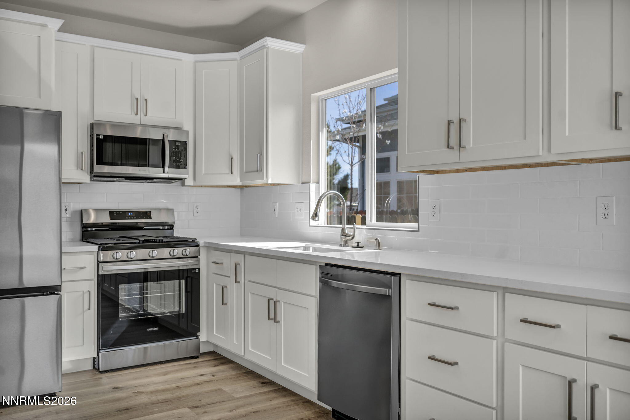 770 W Golden Valley Road