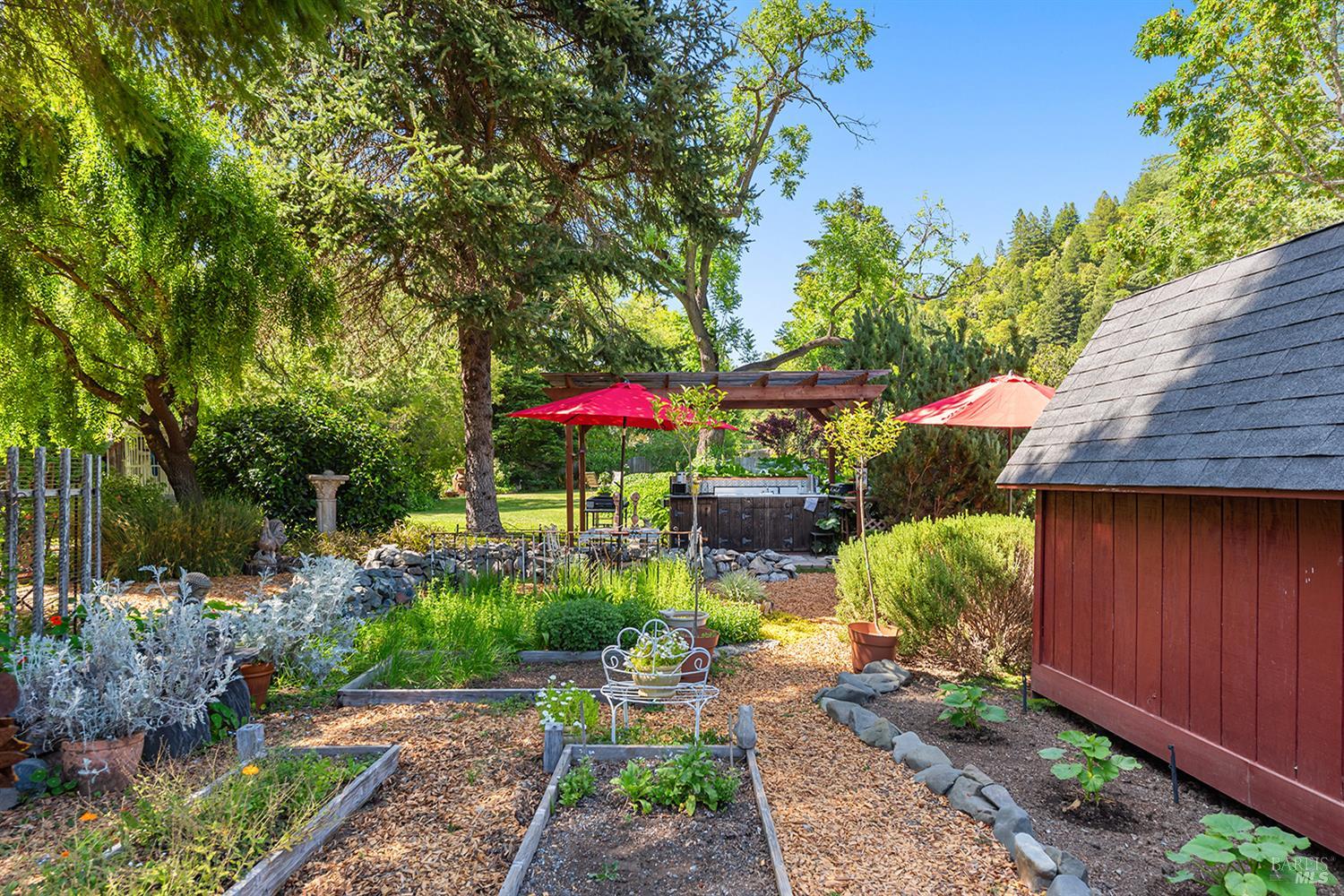 16424 Armstrong Woods Rd