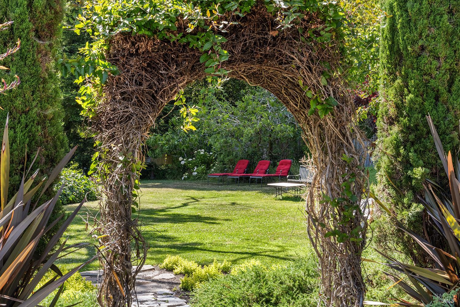 16424 Armstrong Woods Rd