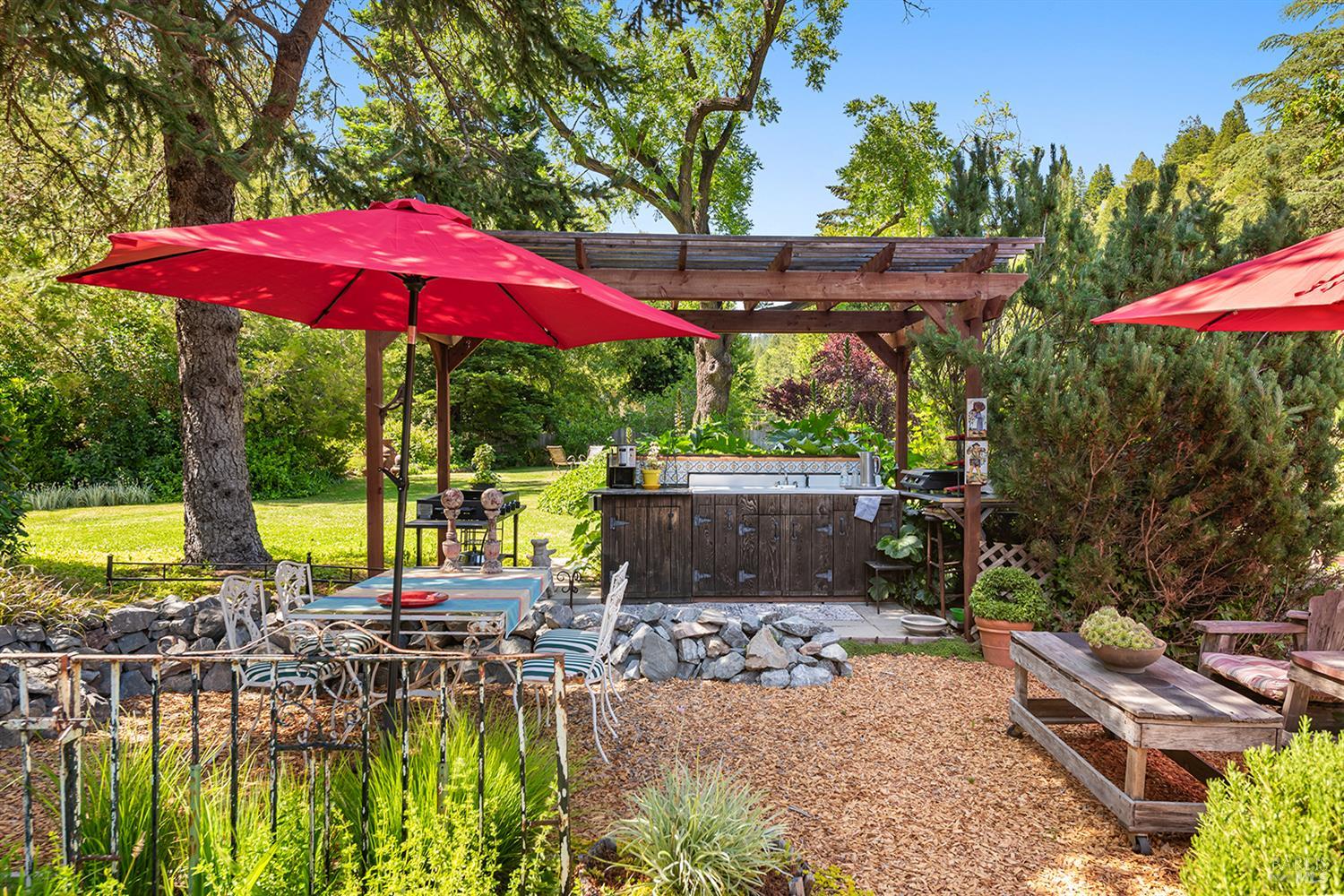 16424 Armstrong Woods Rd