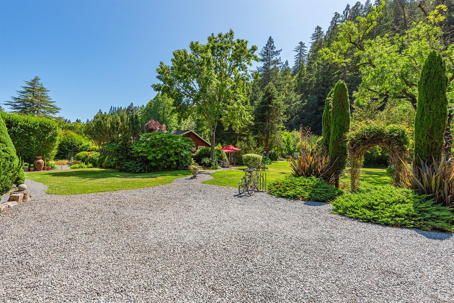 16424 Armstrong Woods Rd