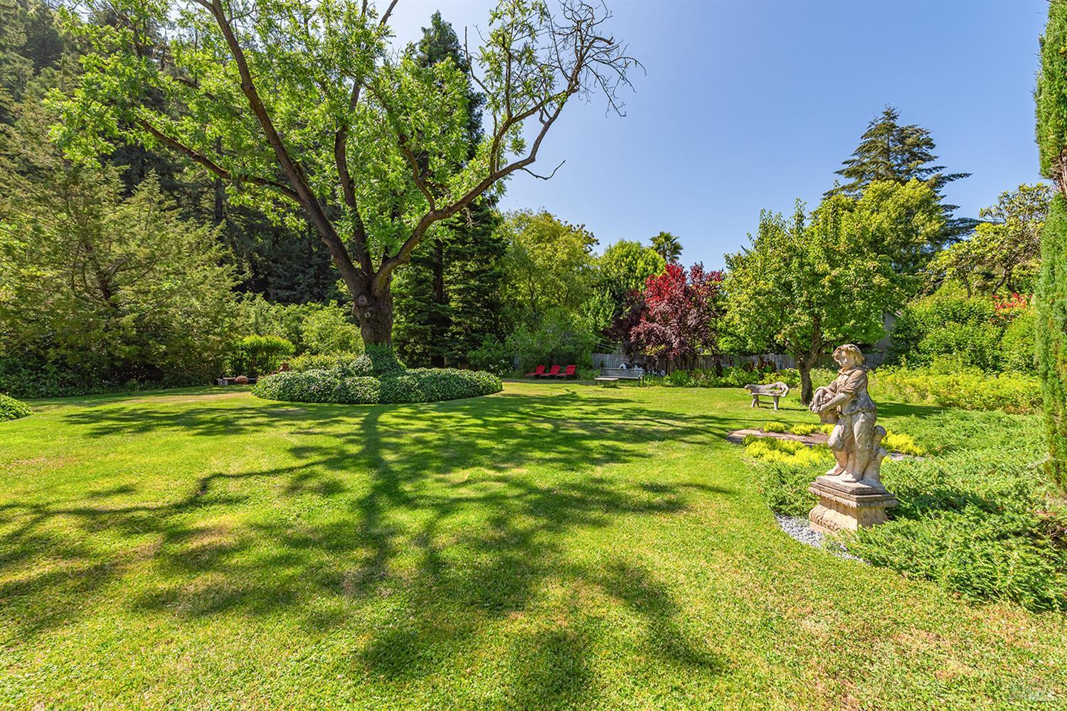 16424 Armstrong Woods Rd