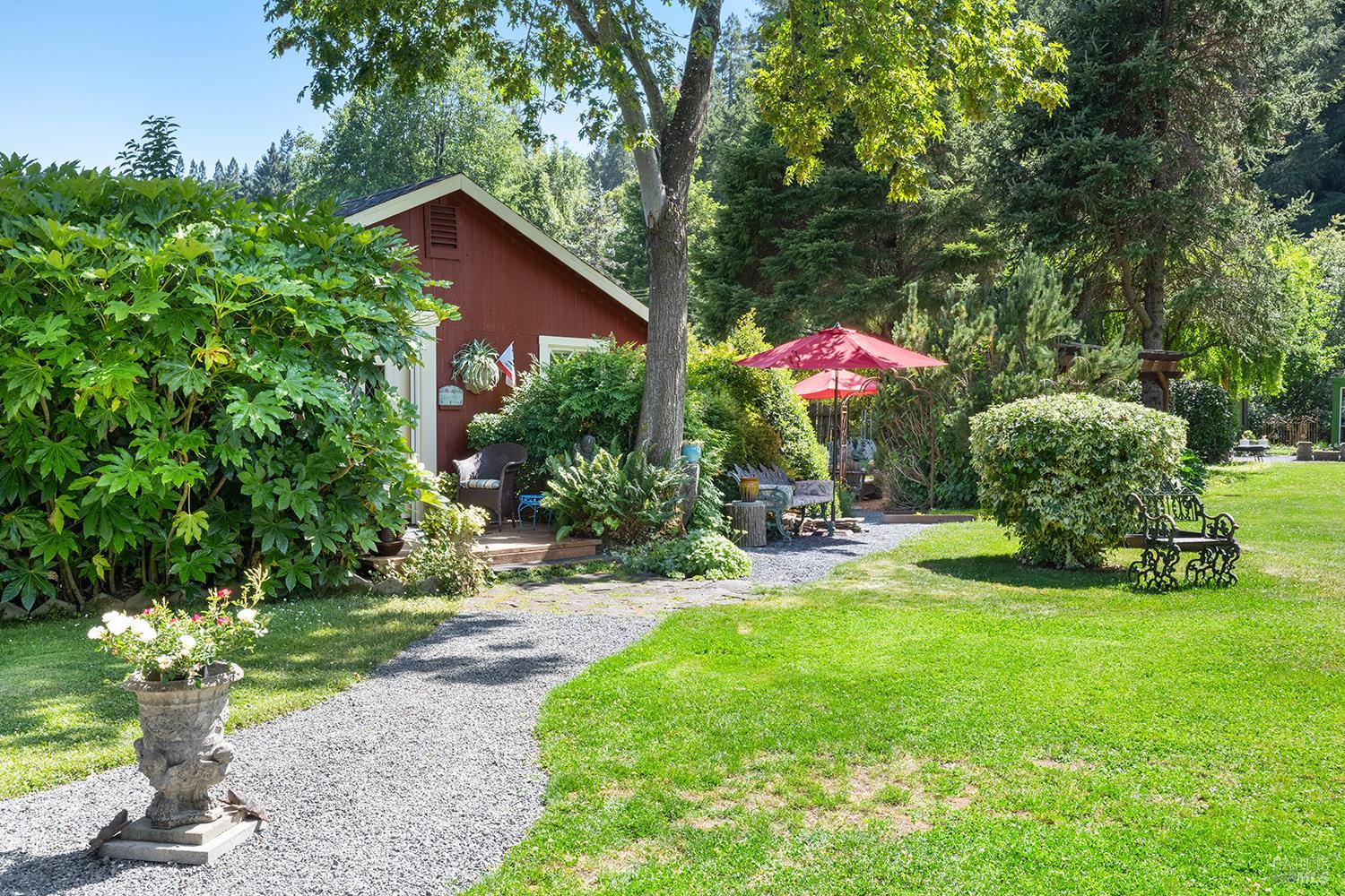 16424 Armstrong Woods Rd