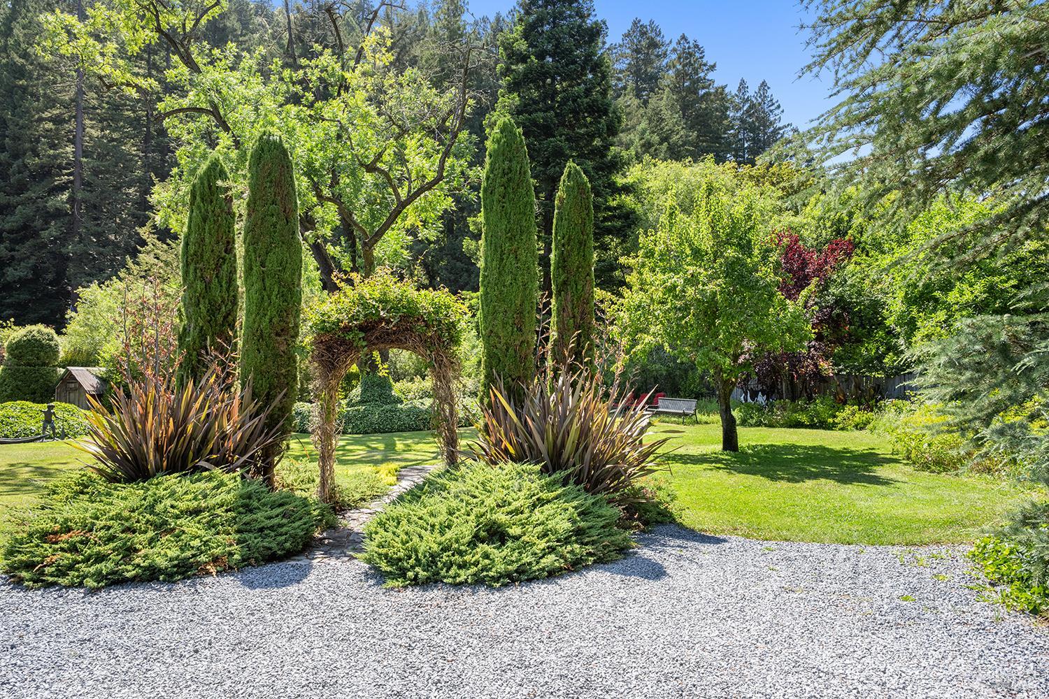 16424 Armstrong Woods Rd