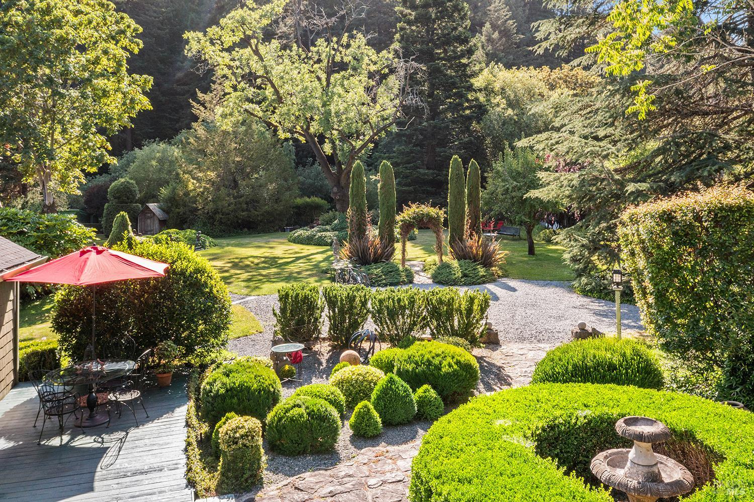 16424 Armstrong Woods Rd