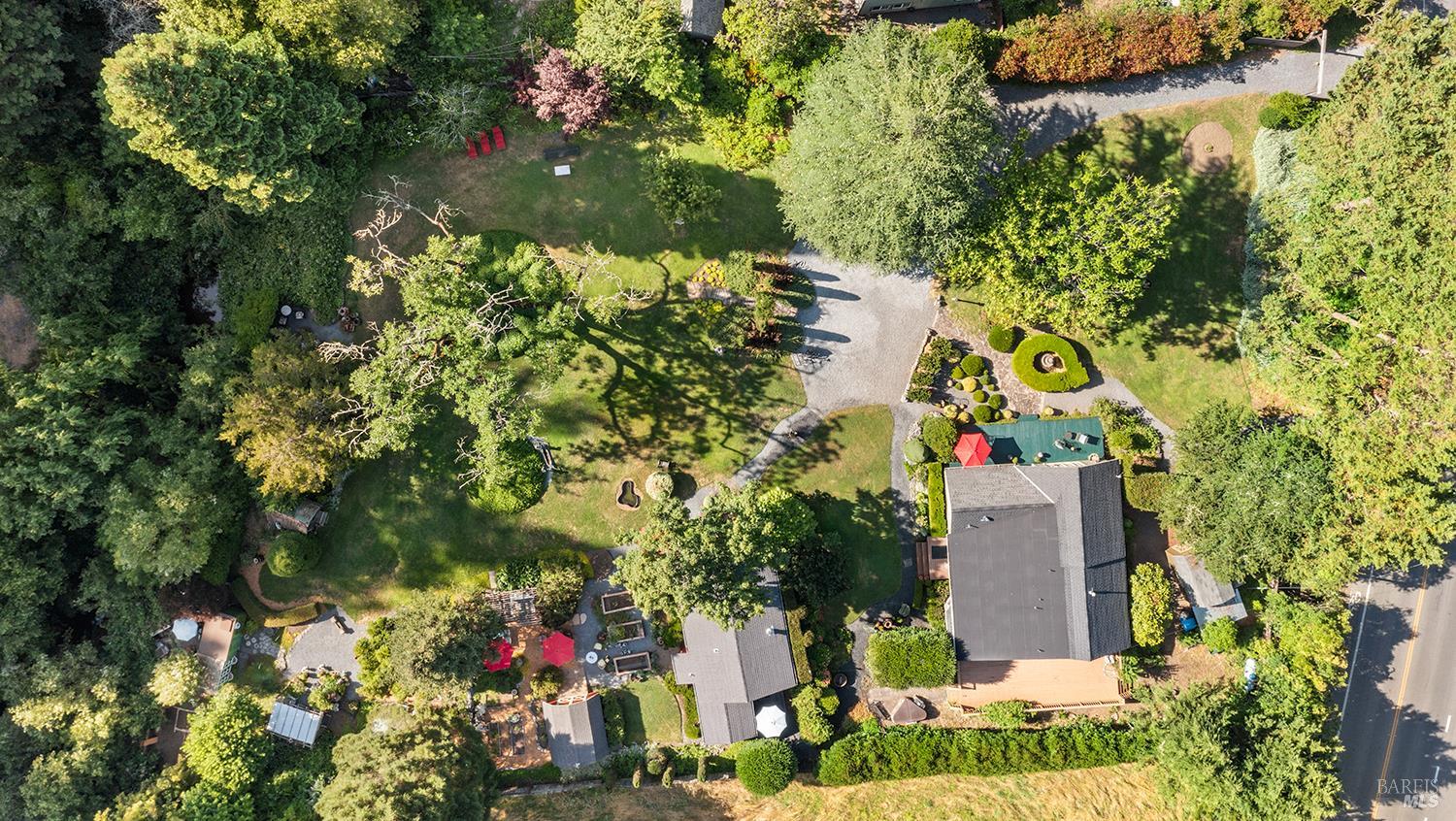 16424 Armstrong Woods Rd