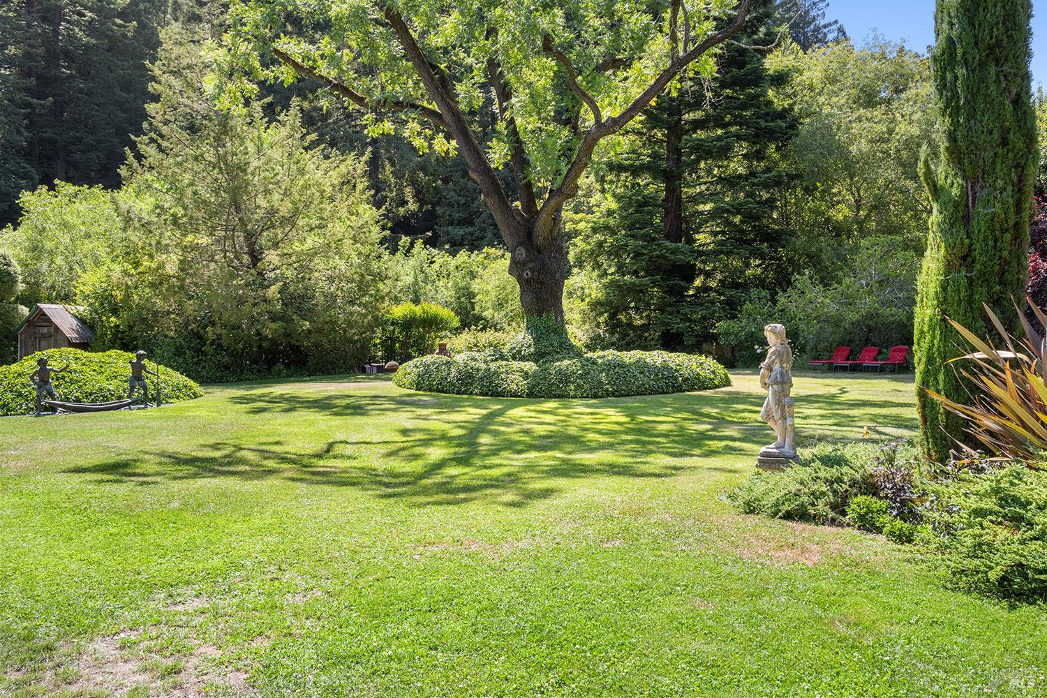 16424 Armstrong Woods Rd