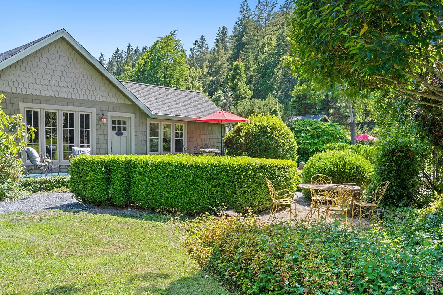 16424 Armstrong Woods Rd