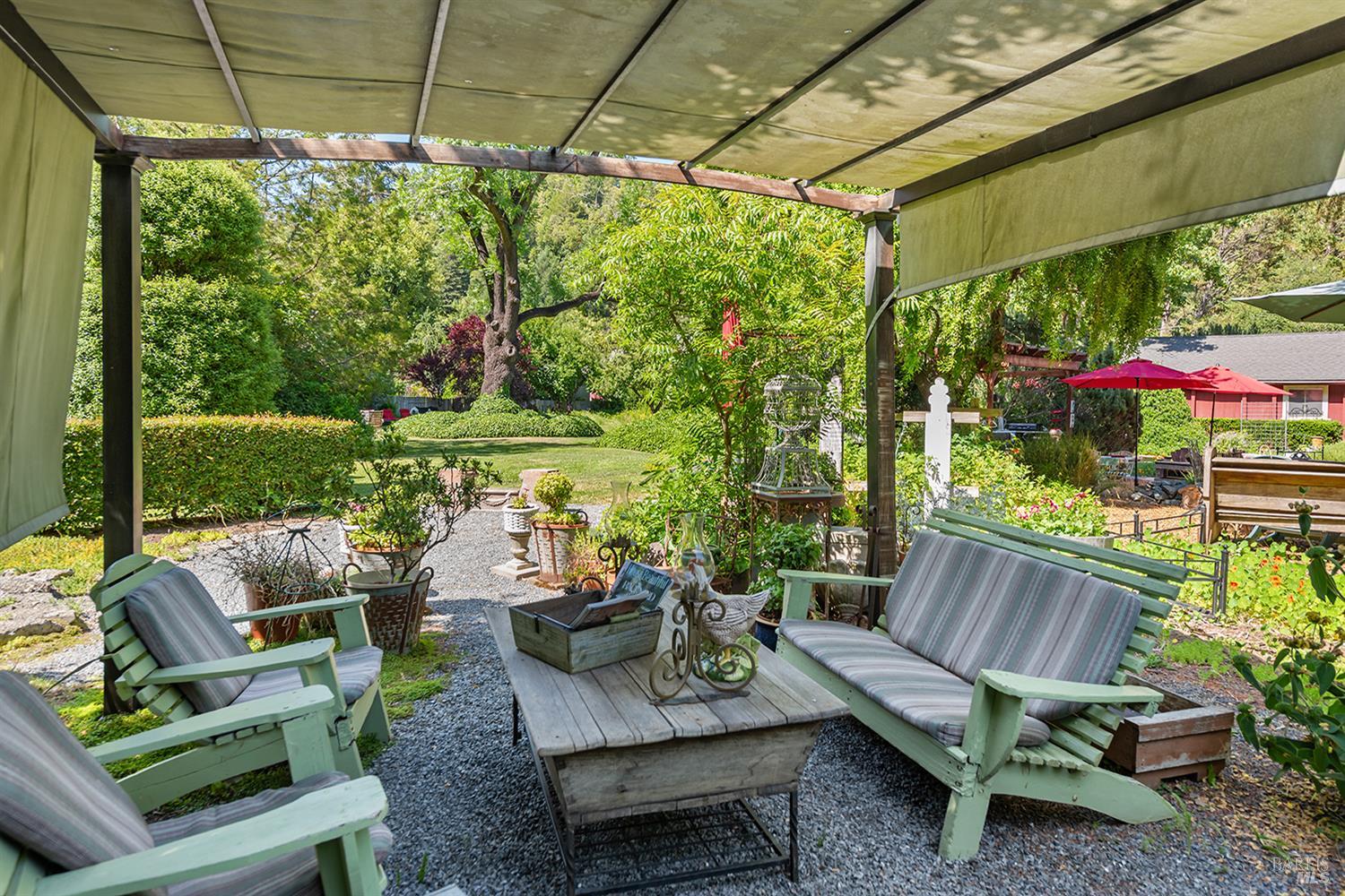 16424 Armstrong Woods Rd