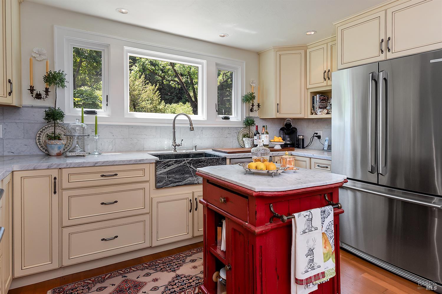 16424 Armstrong Woods Rd