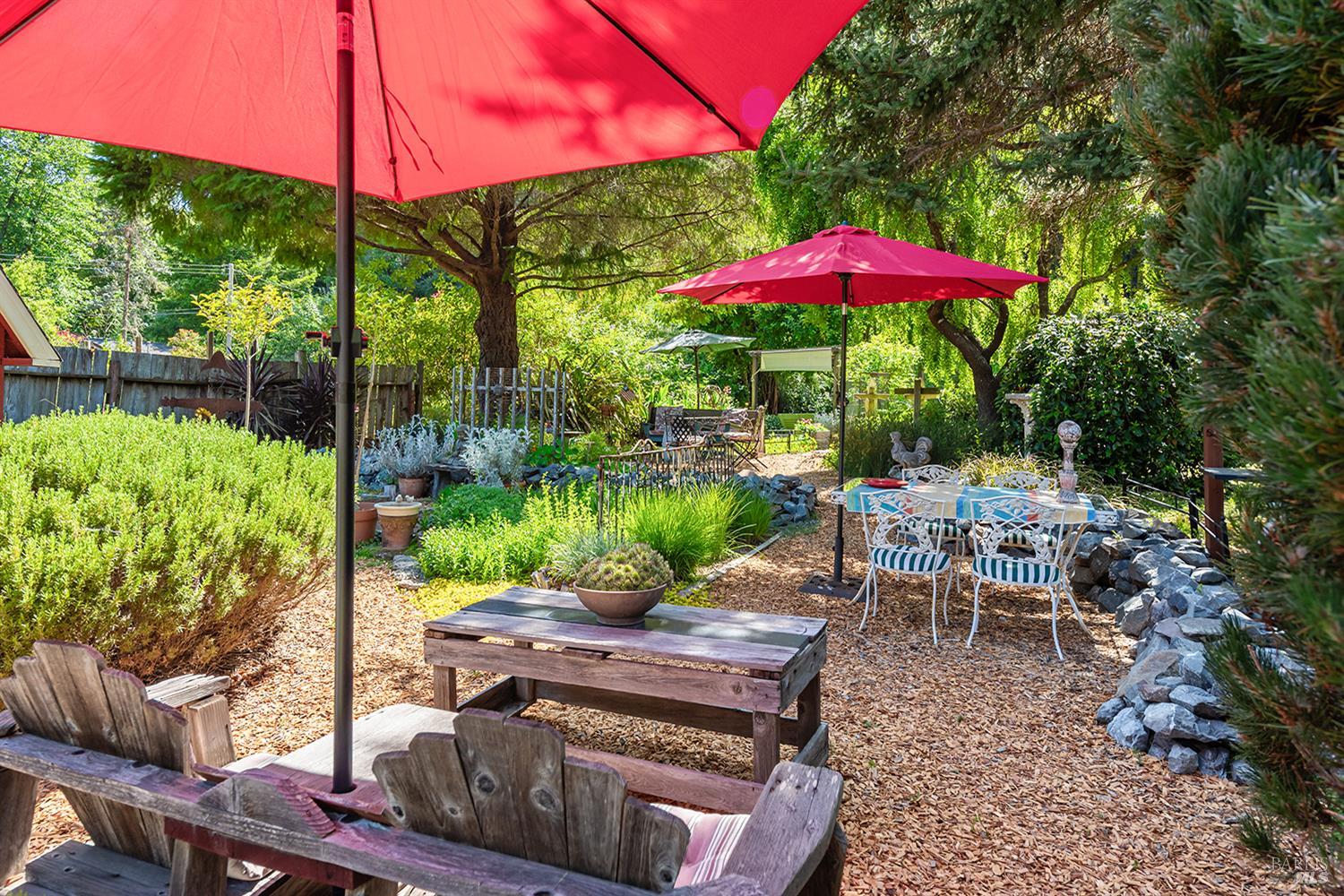 16424 Armstrong Woods Rd