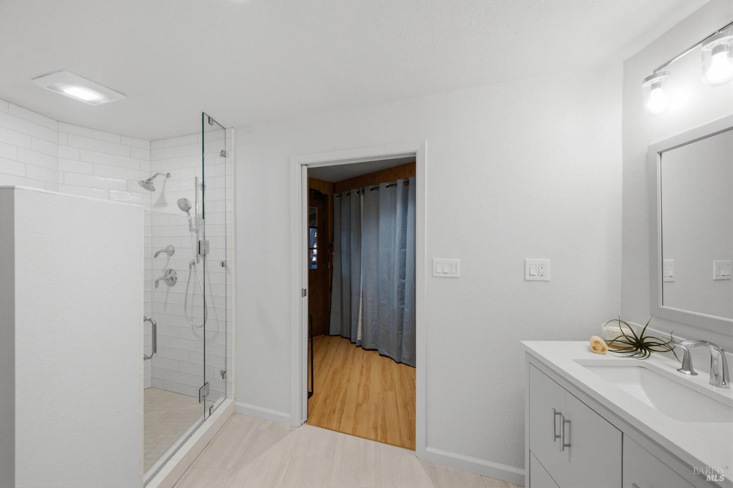 9085 Middle Terrace