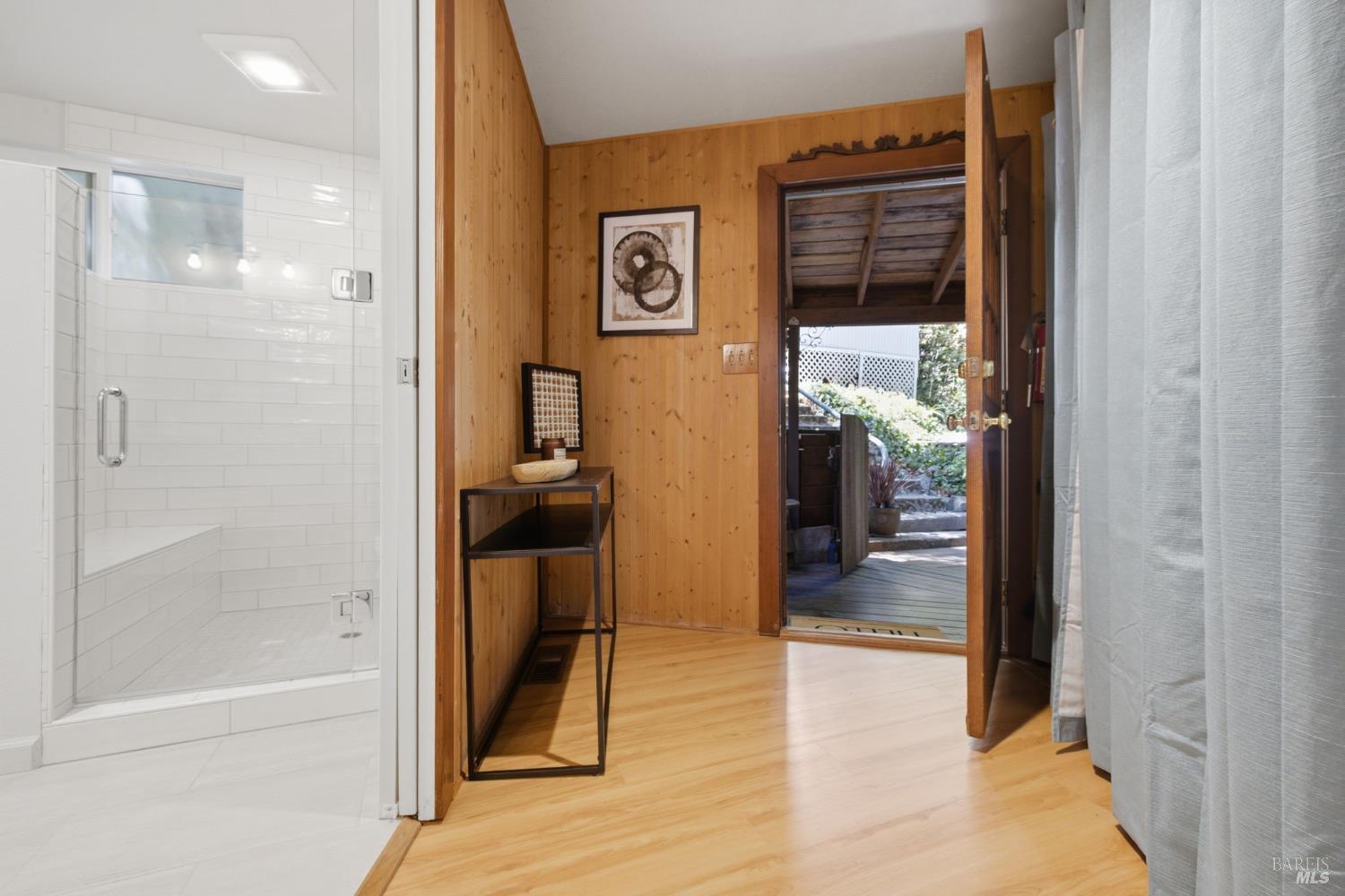 9085 Middle Terrace