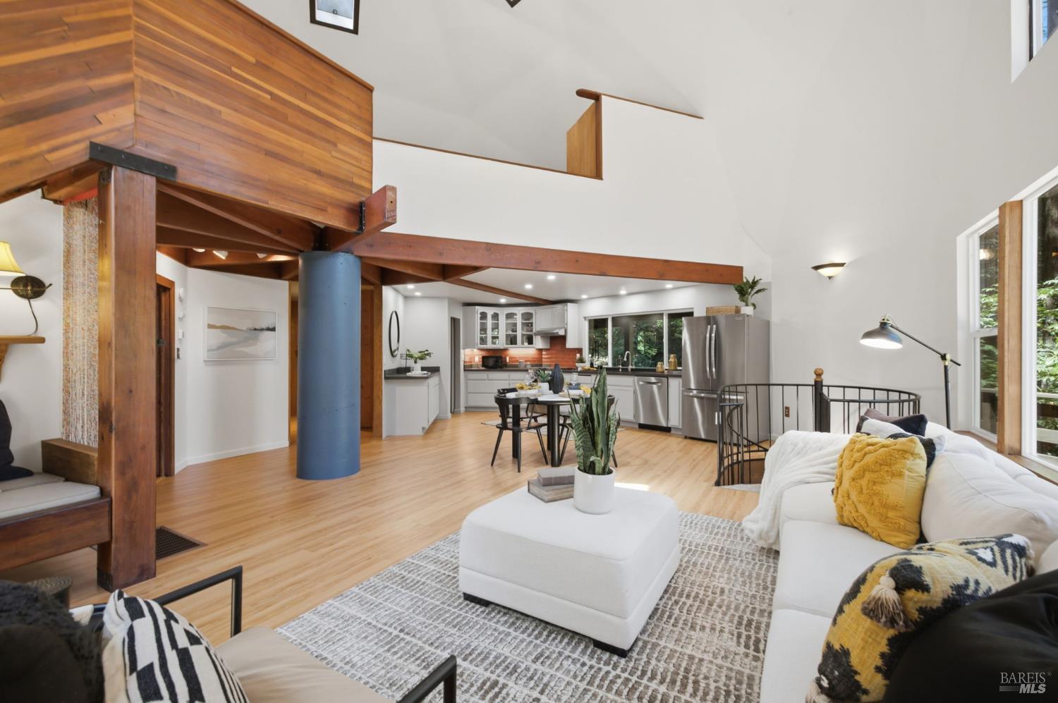 9085 Middle Terrace