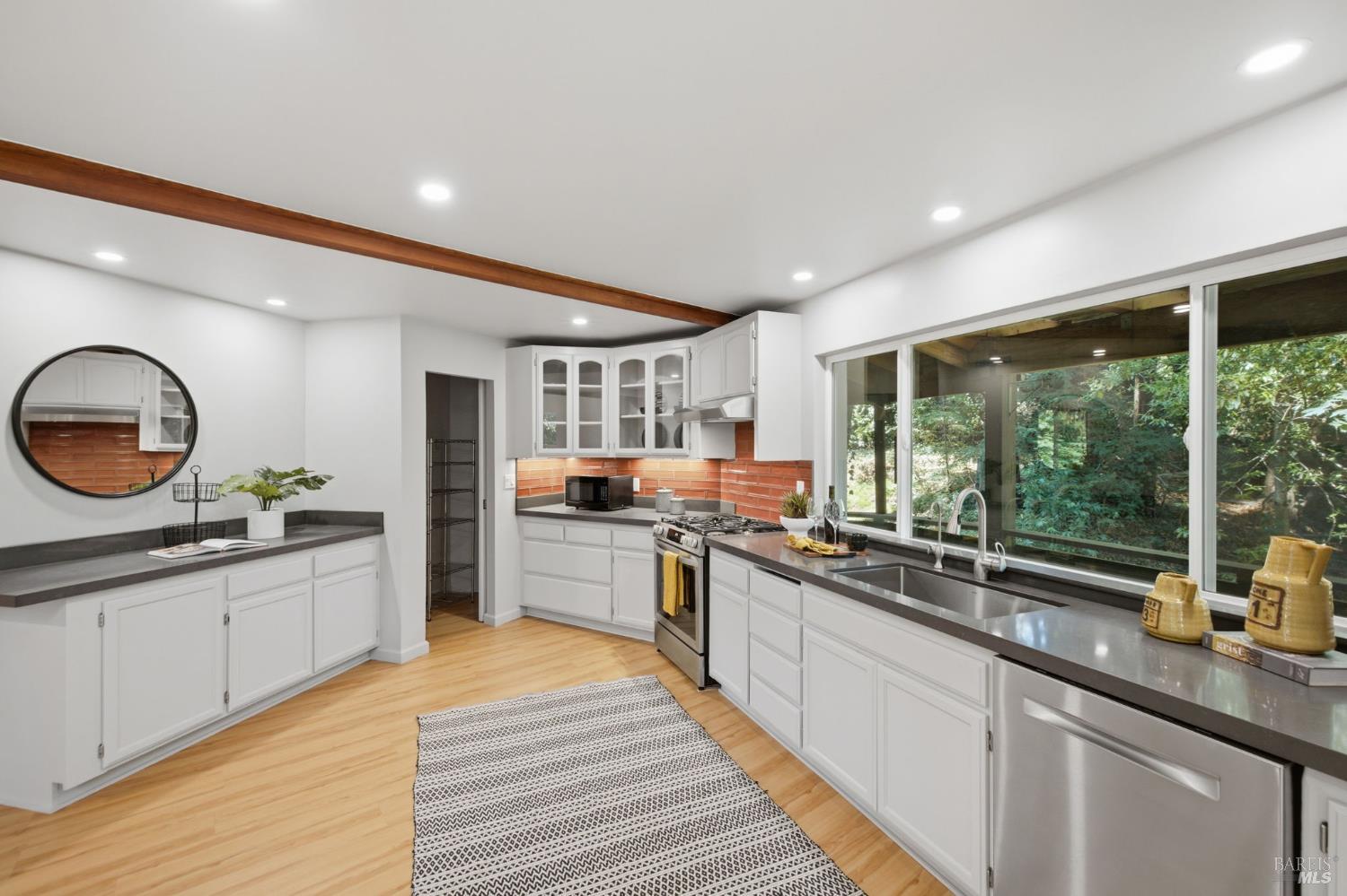 9085 Middle Terrace