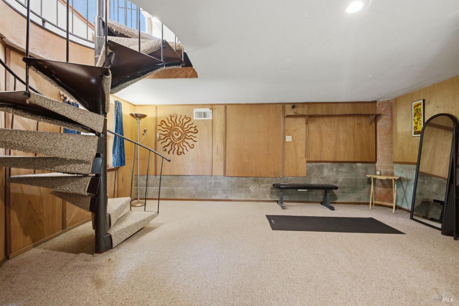 9085 Middle Terrace