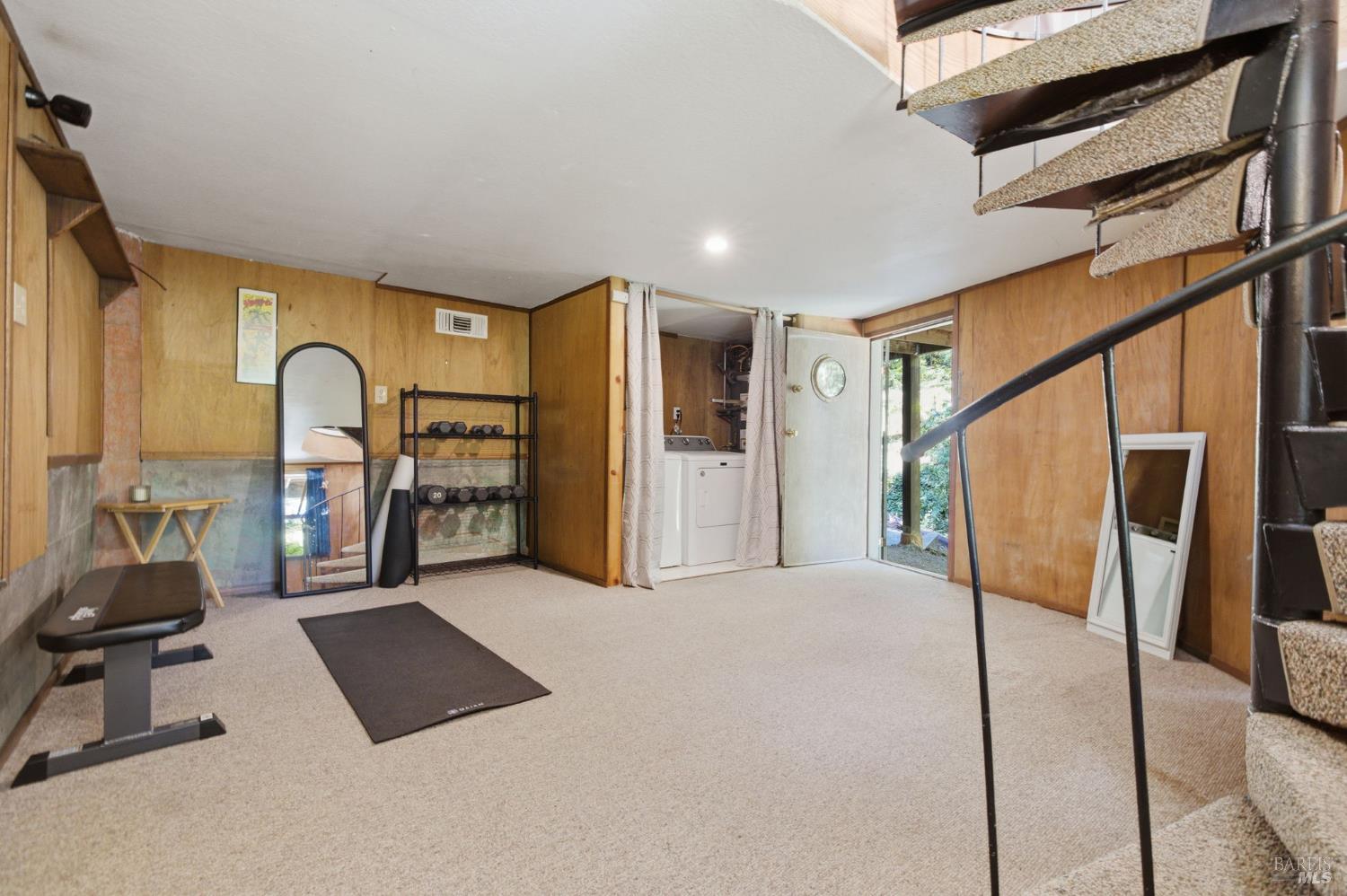 9085 Middle Terrace