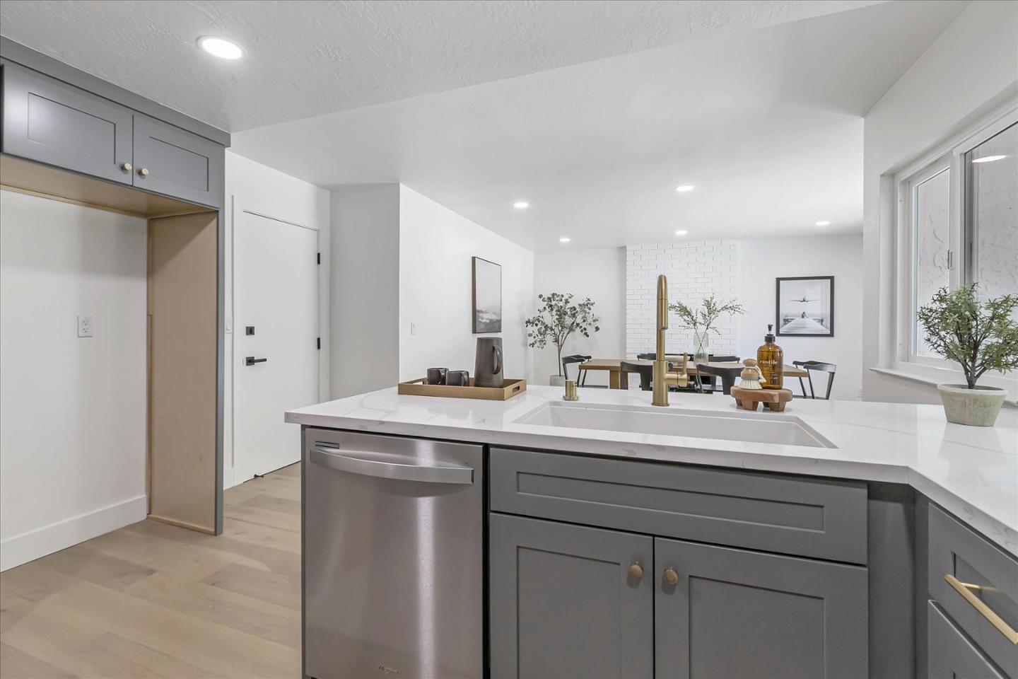 3277 Stimson Way