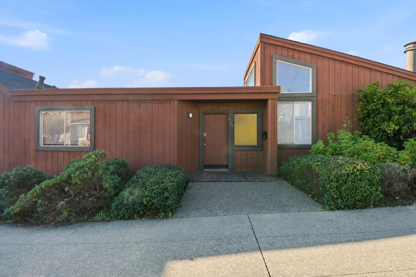 323 Humboldt Street