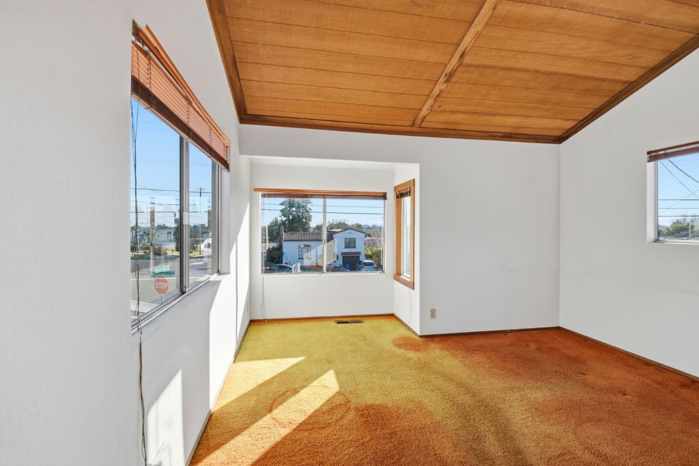 323 Humboldt Street