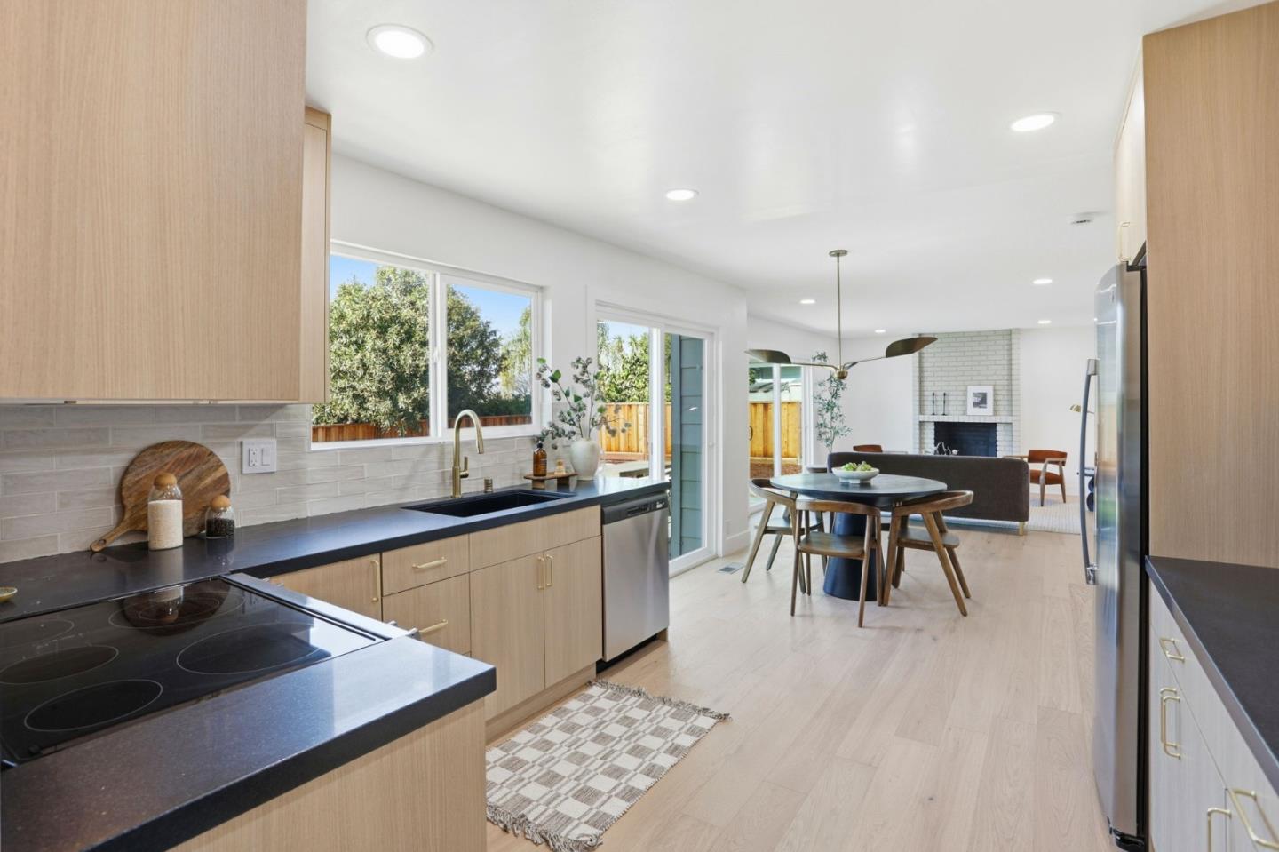 3047 Rollingwood Court