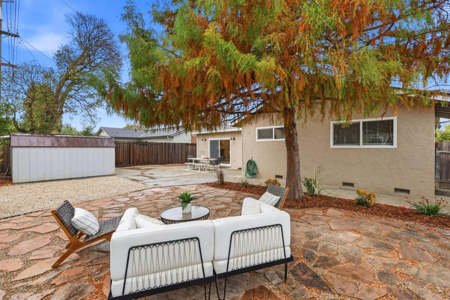 761 La Alondra WAY