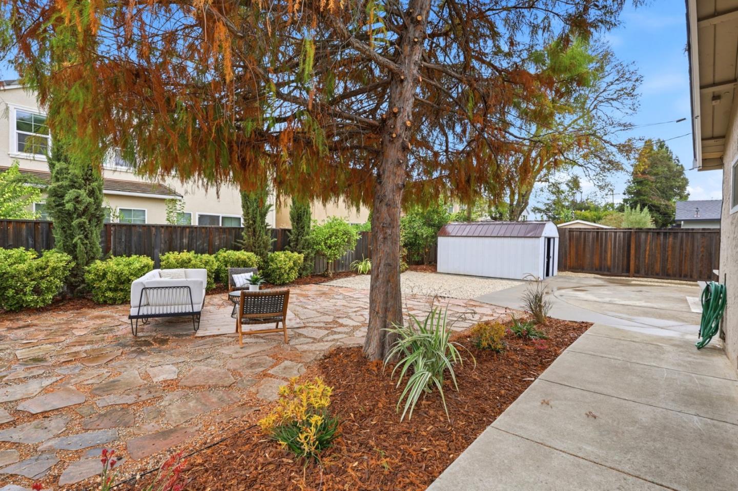 761 La Alondra WAY