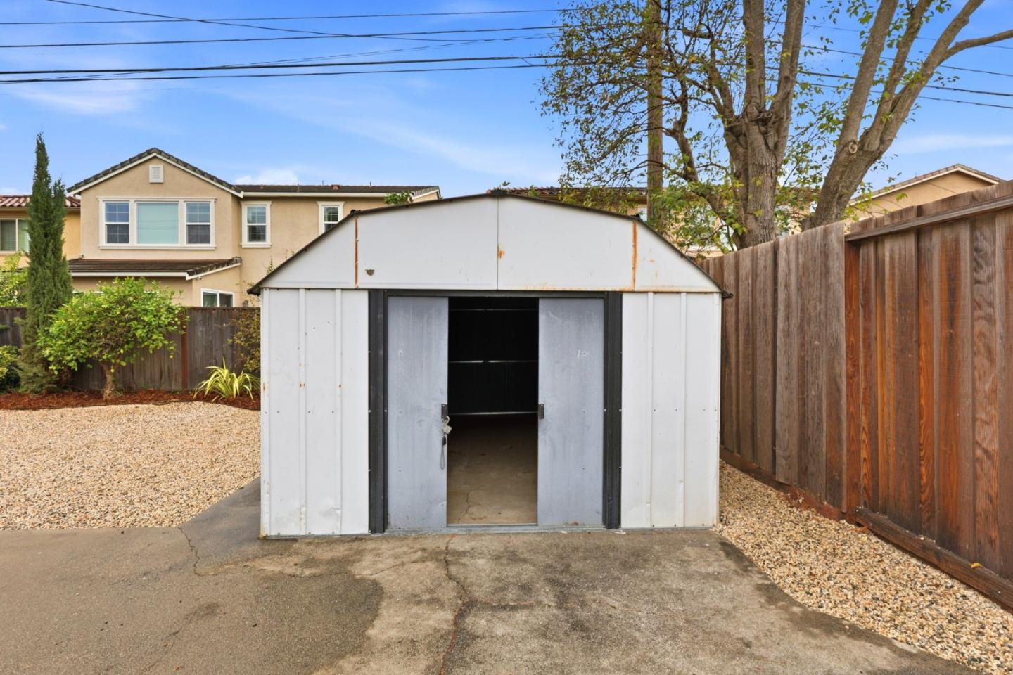 761 La Alondra WAY
