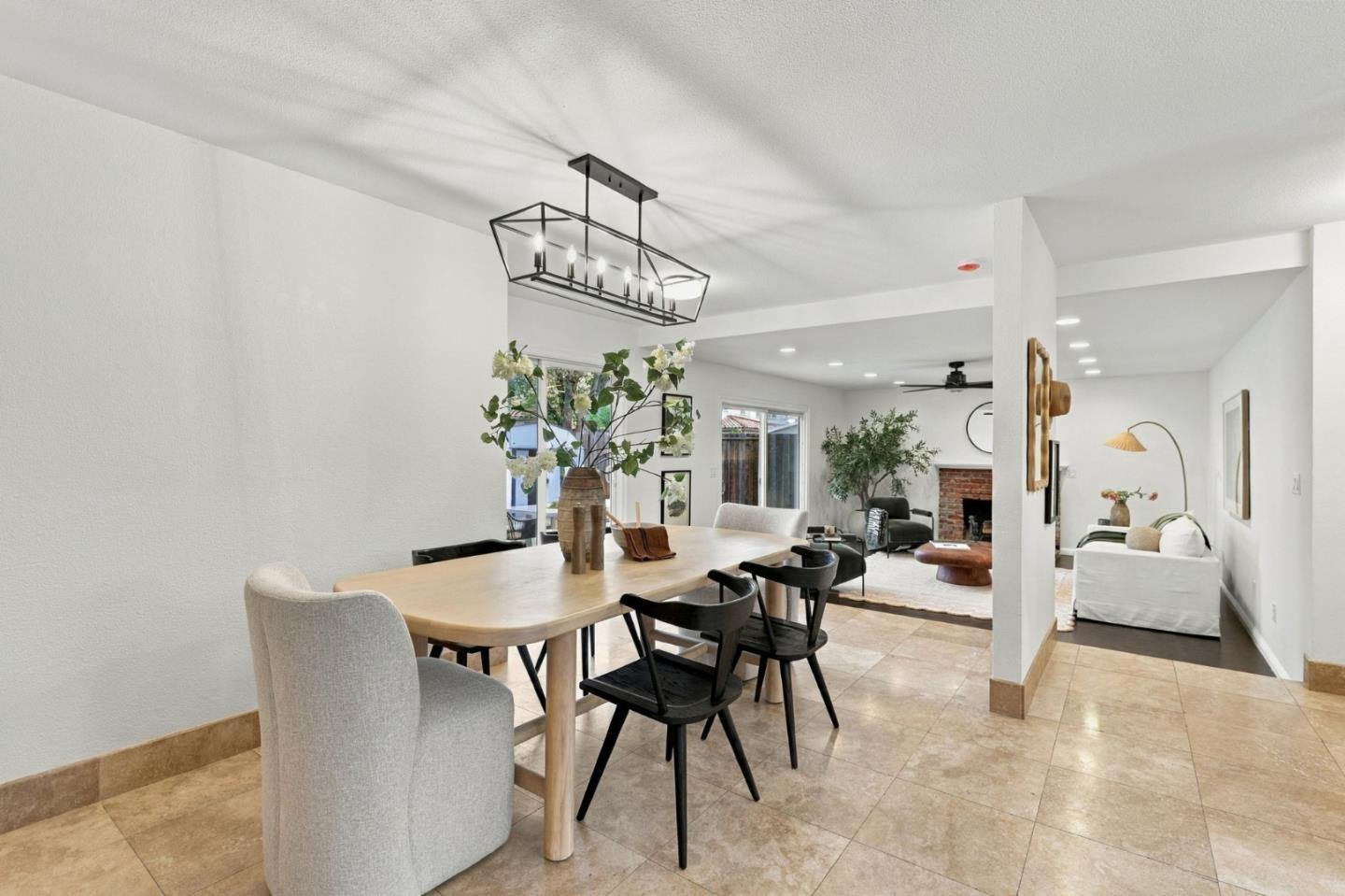 761 La Alondra WAY